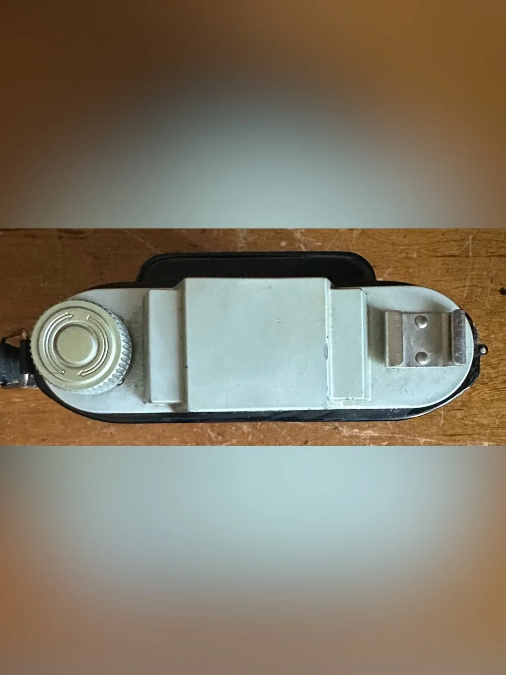 Flash Clipper Vintage Camera in Black with Brown Case